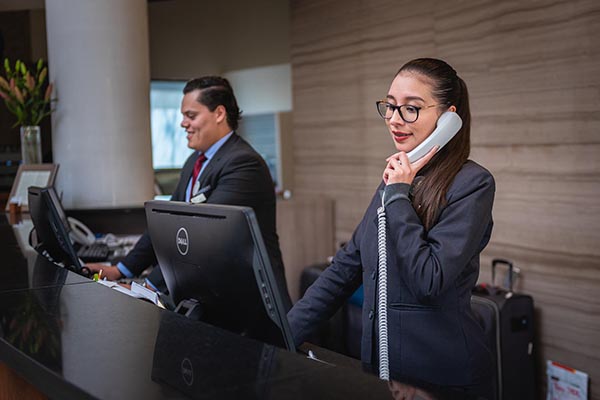 Hospitality-POS-Systems-For-Hotel-Front-Desk-Management